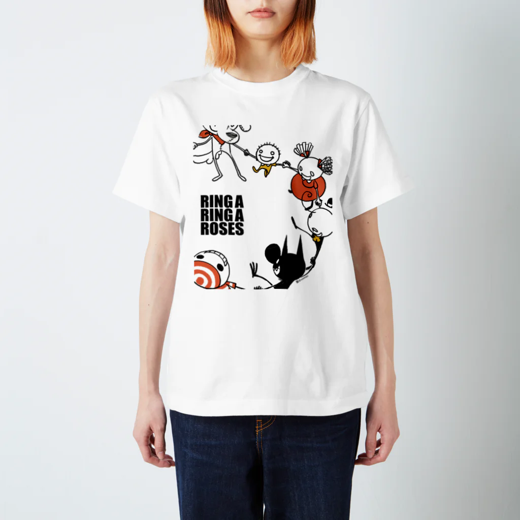 こむにゅのアパートメントの『RING A RING A ROSES (→)』 Regular Fit T-Shirt