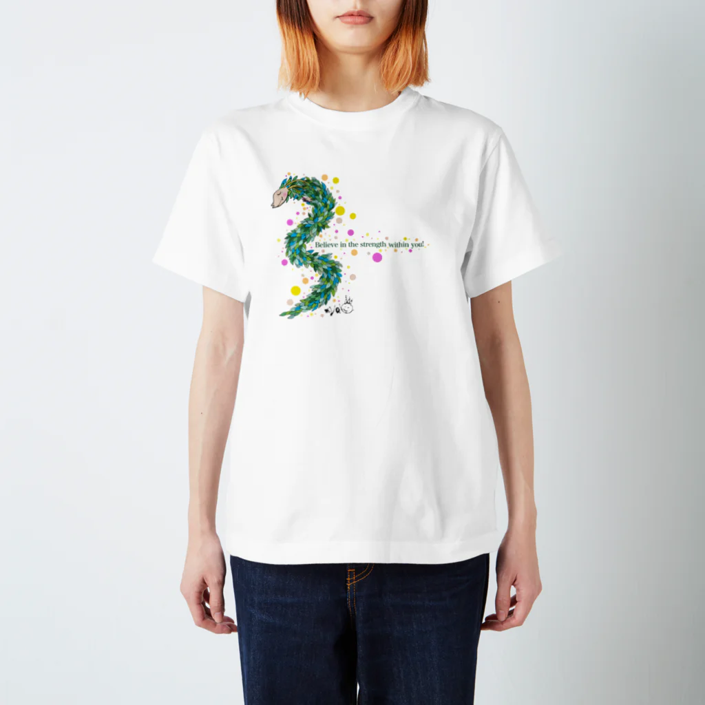 おそらのデザインの数え龍3 Regular Fit T-Shirt