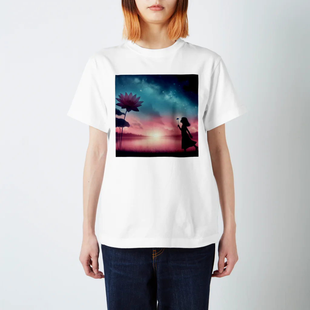 CLOVｰERの蓮と少女 Regular Fit T-Shirt