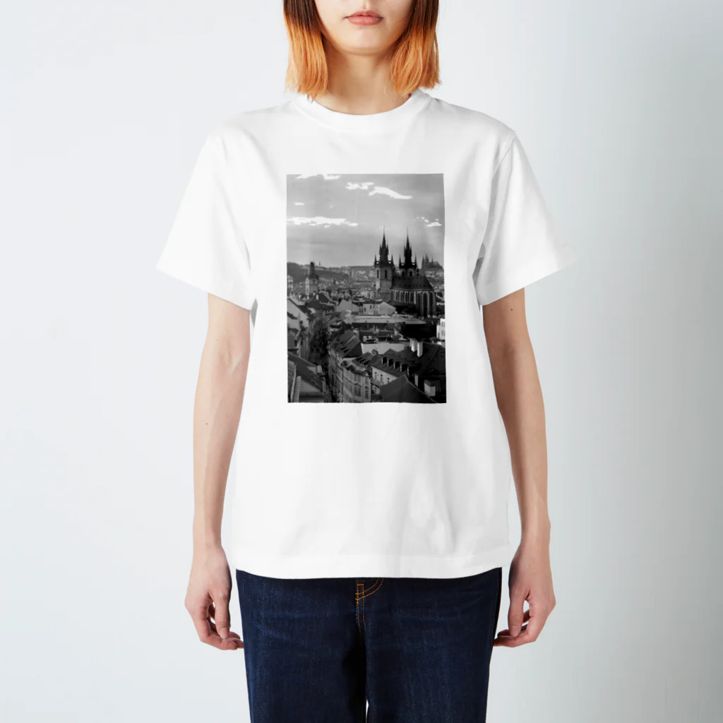 One_sceneの世界を旅する窓 Regular Fit T-Shirt