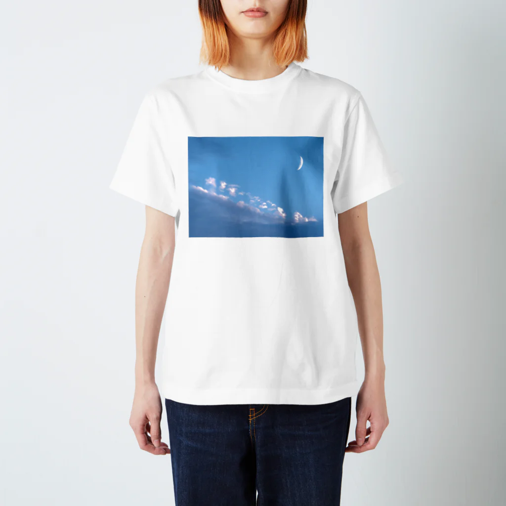 Sumomiyaの青月の雲 スタンダードTシャツ