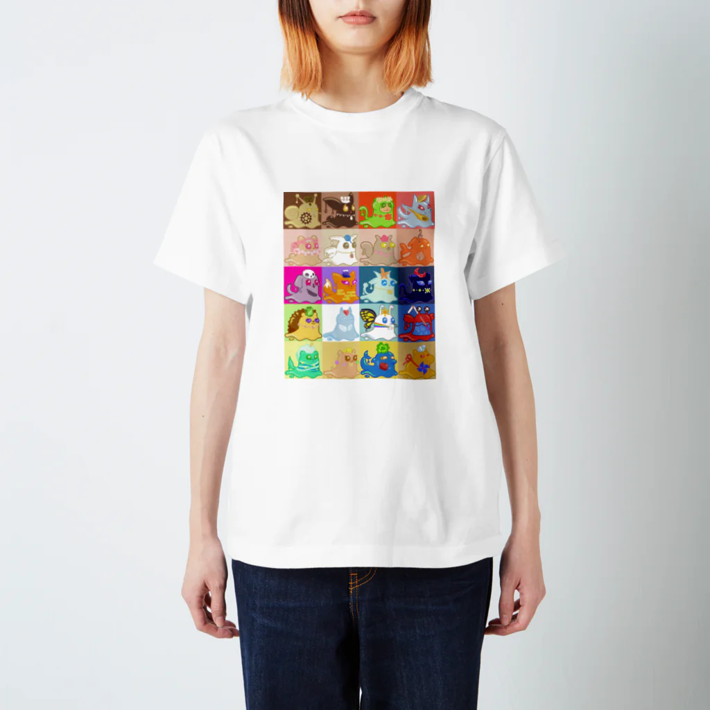 REDMOON_SAPPOROのアニマルスライム・大集合（背景あり） Regular Fit T-Shirt