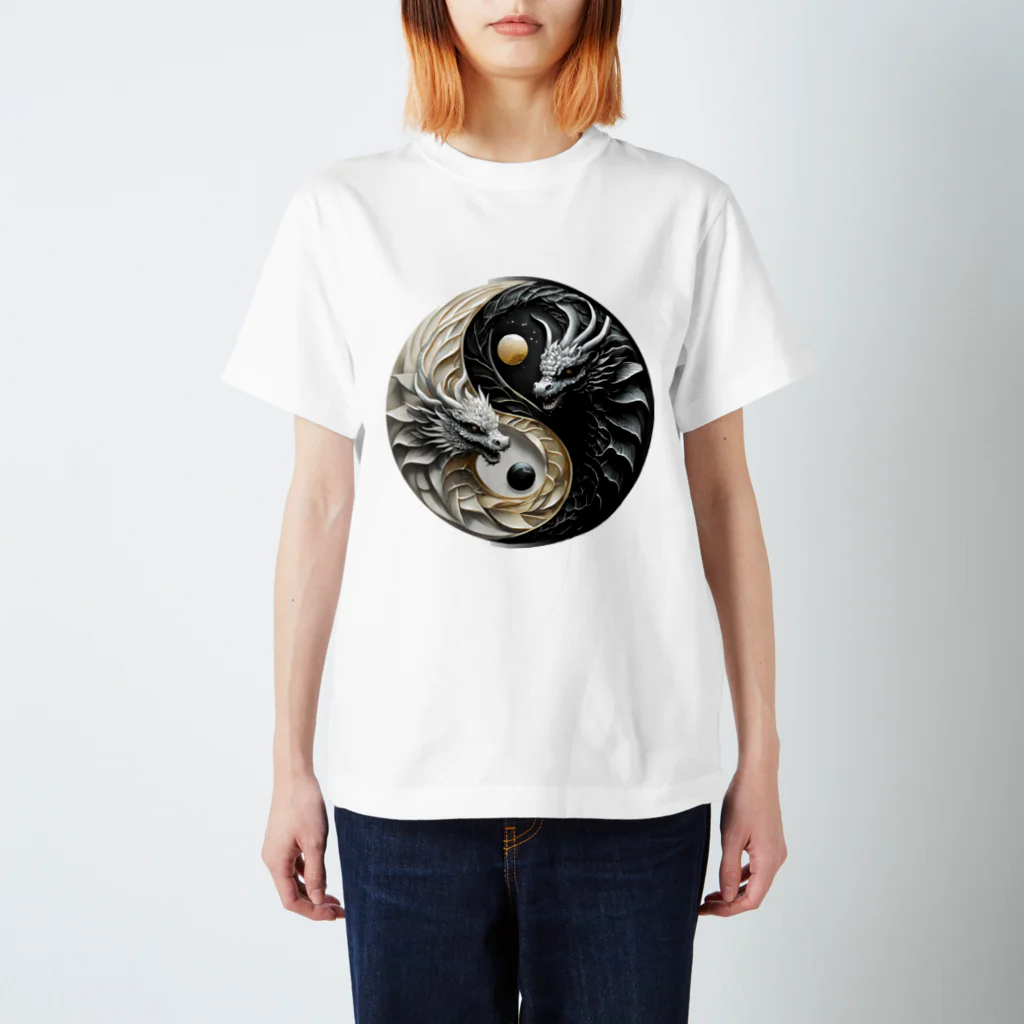 Ａ’ｚｗｏｒｋＳの龍頭陰陽太極図 Regular Fit T-Shirt