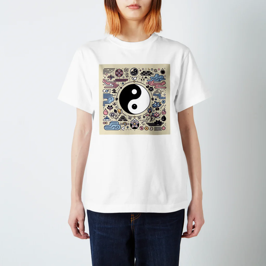 akiramenの陰陽　黄 スタンダードTシャツ