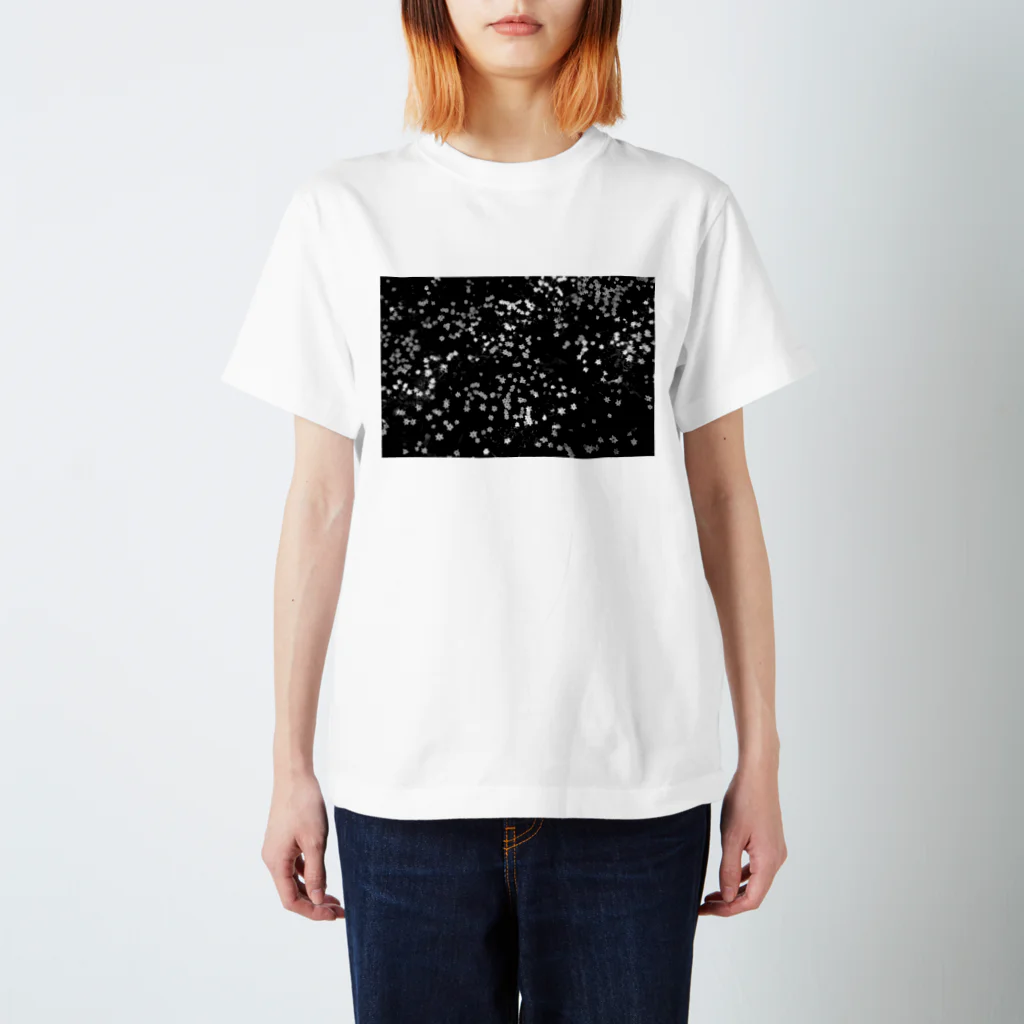 pisocaのFlower Regular Fit T-Shirt