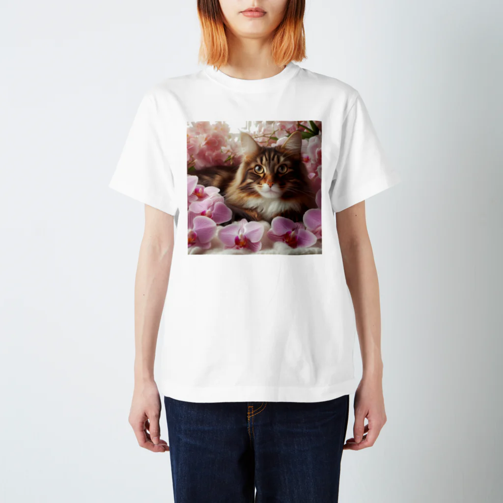 Y m @Y's shopの猫と胡蝶蘭 Regular Fit T-Shirt