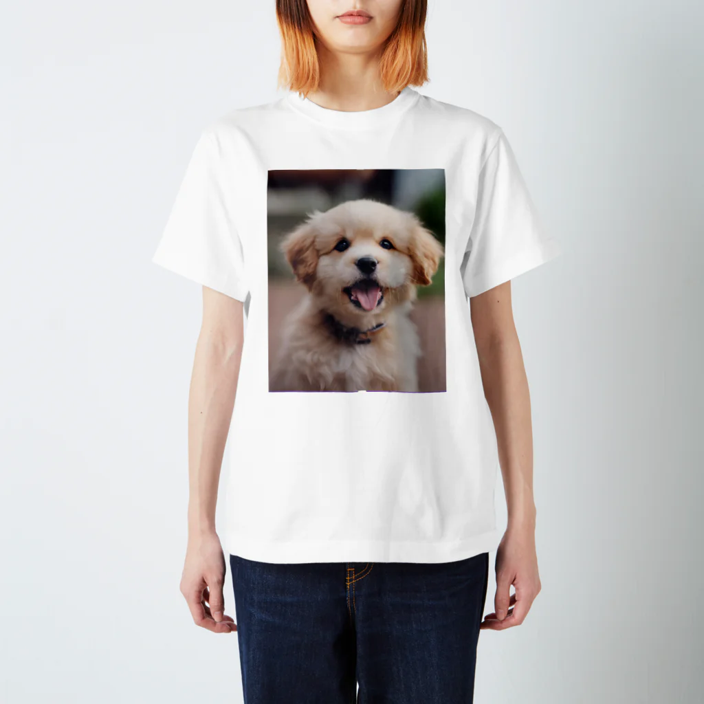 幸運招来の可愛い犬 スタンダードTシャツ