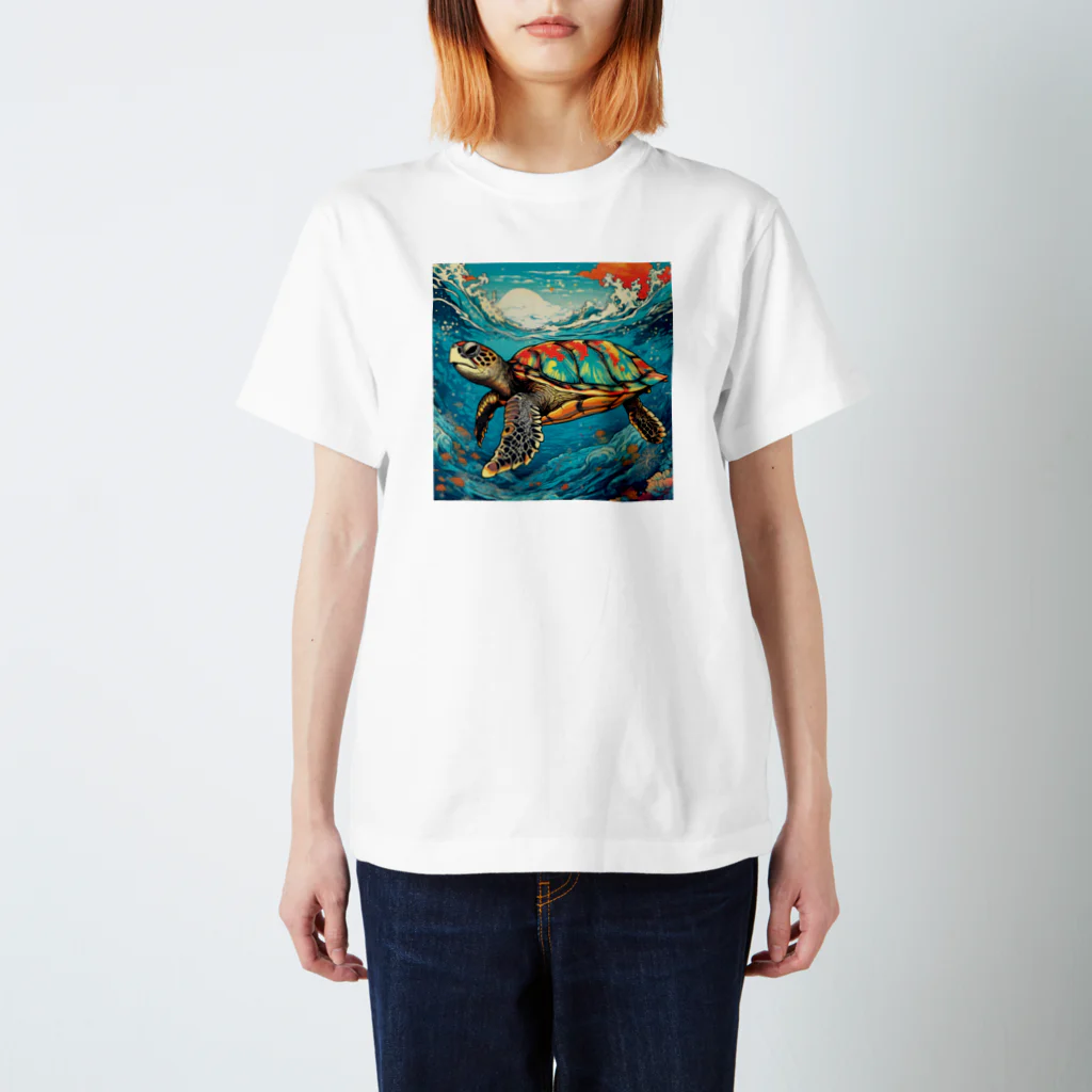 日本の風景 COOL JAPANの日本の風景:荒波にもまれる海がめ、Japanese scenery: Sea turtle caught in rough waves Regular Fit T-Shirt