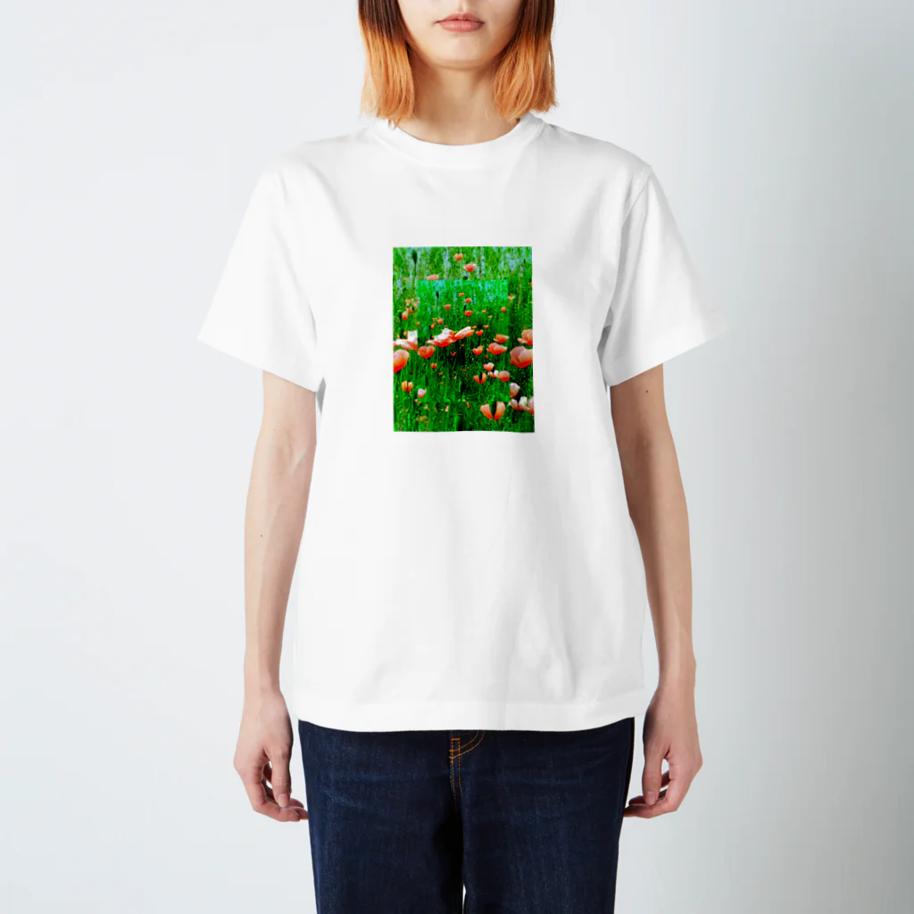 BAMBINERDSの Heart under flowers  名前を知らない花 Regular Fit T-Shirt