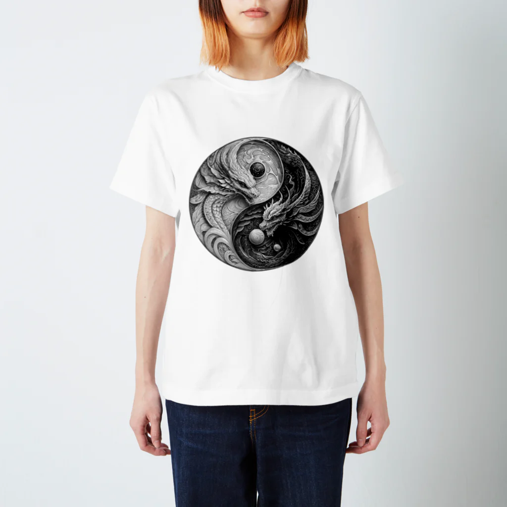 Ａ’ｚｗｏｒｋＳの陰陽太極龍図 MONOCHROME Regular Fit T-Shirt