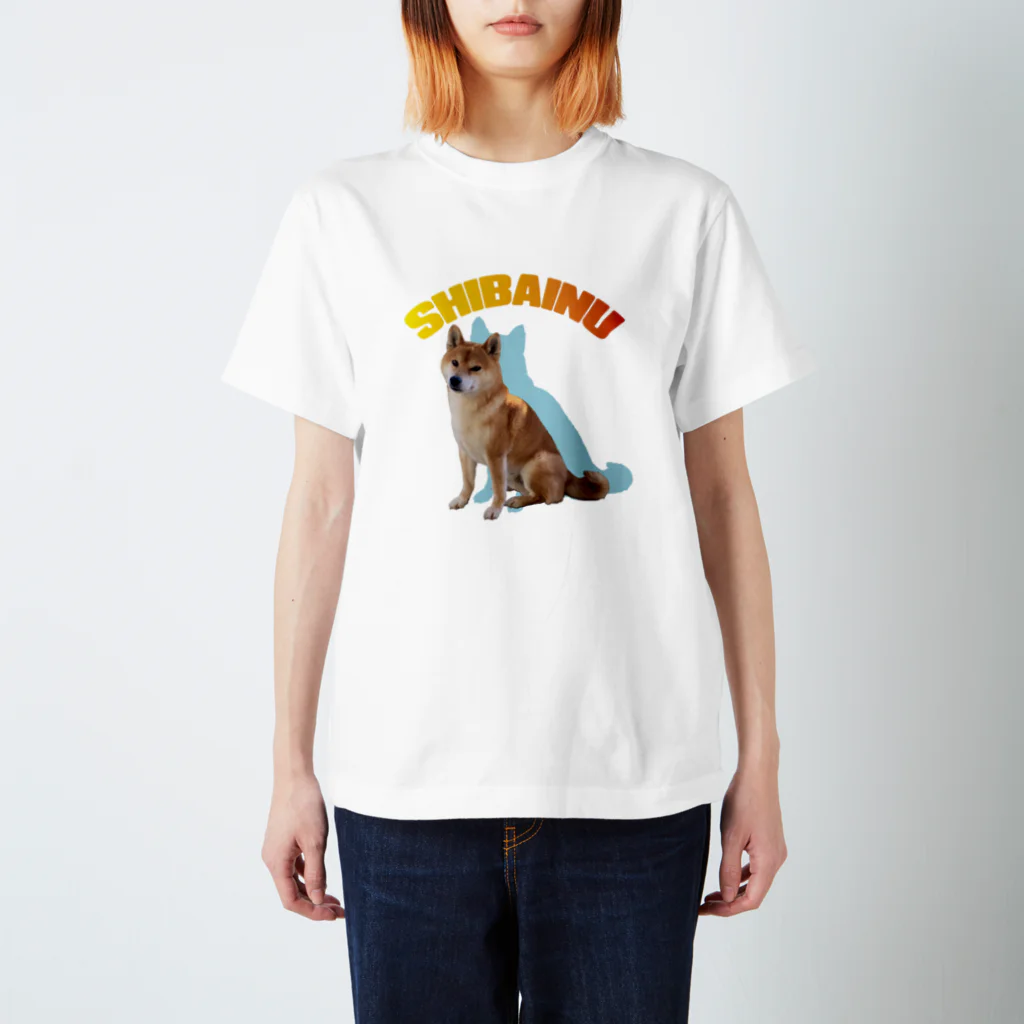 LLC Reality のSHIBAINU（ソラくん）おすわり スタンダードTシャツ