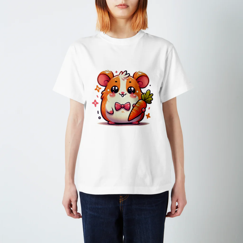 MAKOTO1109のカートゥーン風のキュートなハムスターが描かれた子ども向けデザインです。 Regular Fit T-Shirt