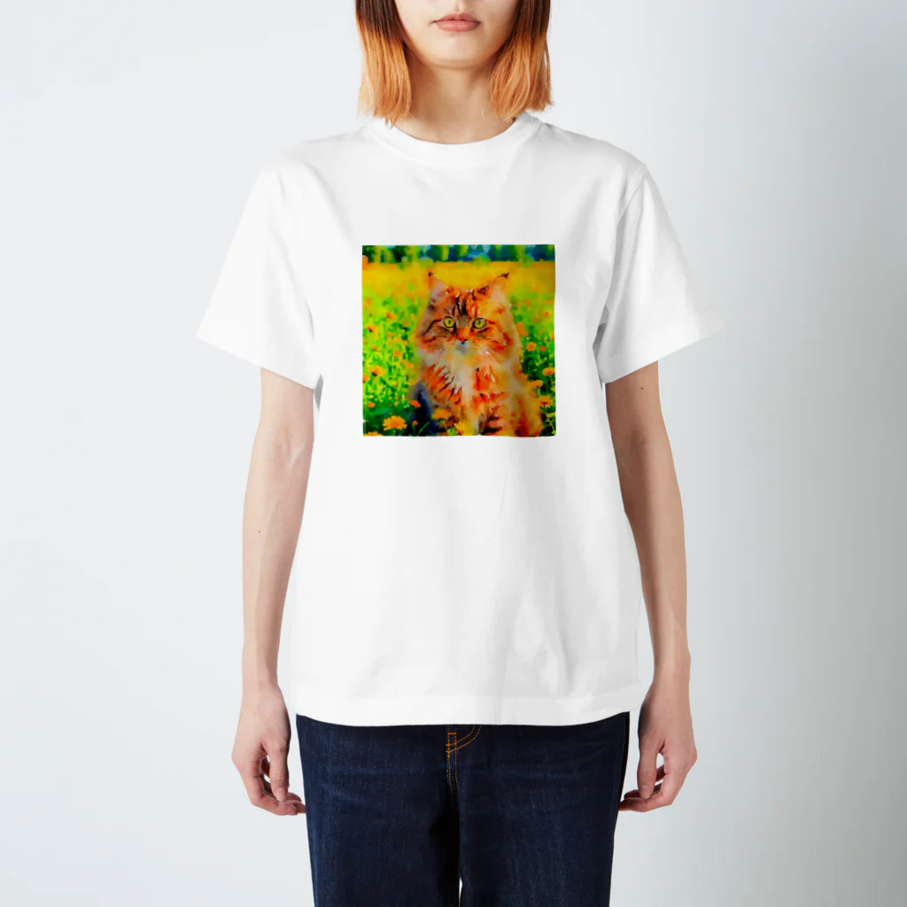 猫好きの谷の猫の水彩画/花畑のサイベリアンねこのイラスト/キジトラネコ Regular Fit T-Shirt