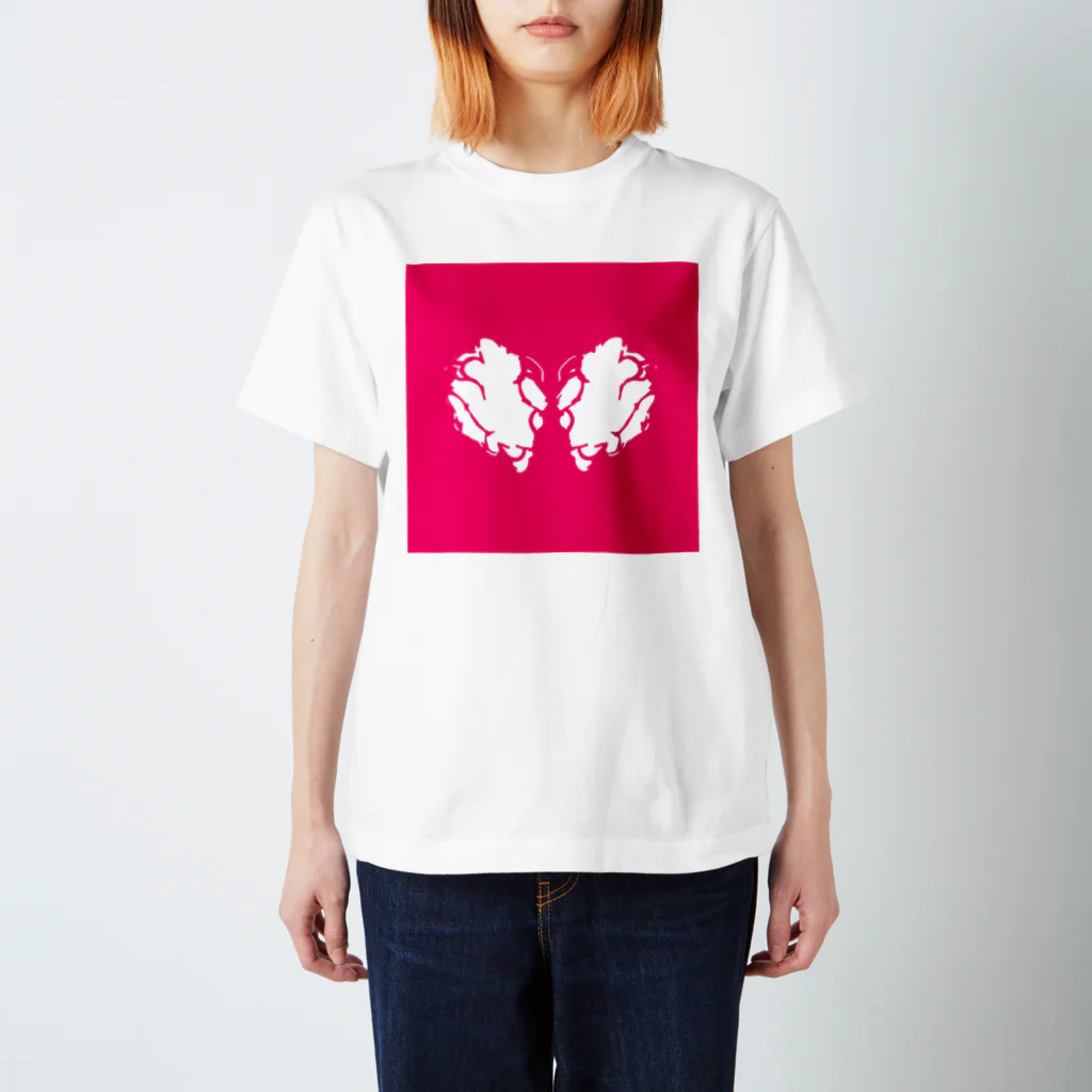 花色蓮人のピンクの蝶々 Regular Fit T-Shirt