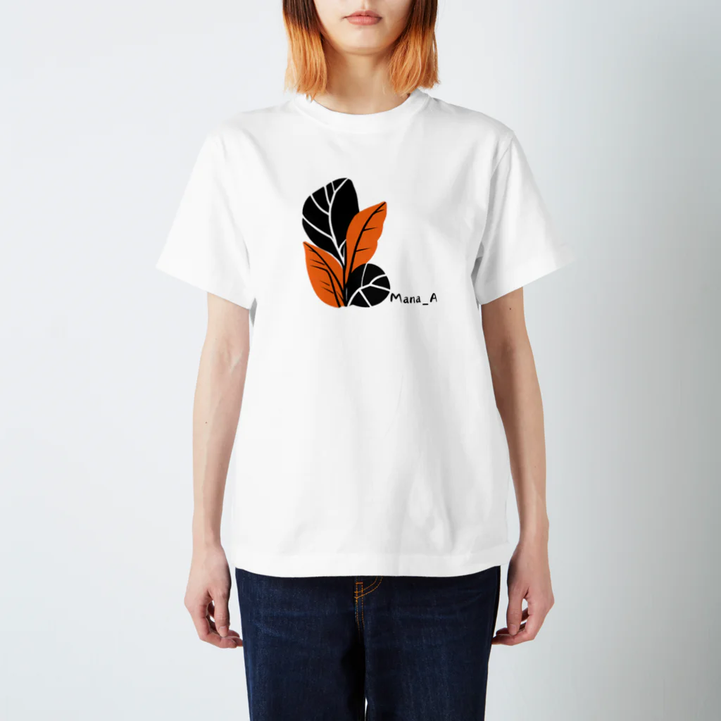 Mana AのカラフルAnthurium Regular Fit T-Shirt