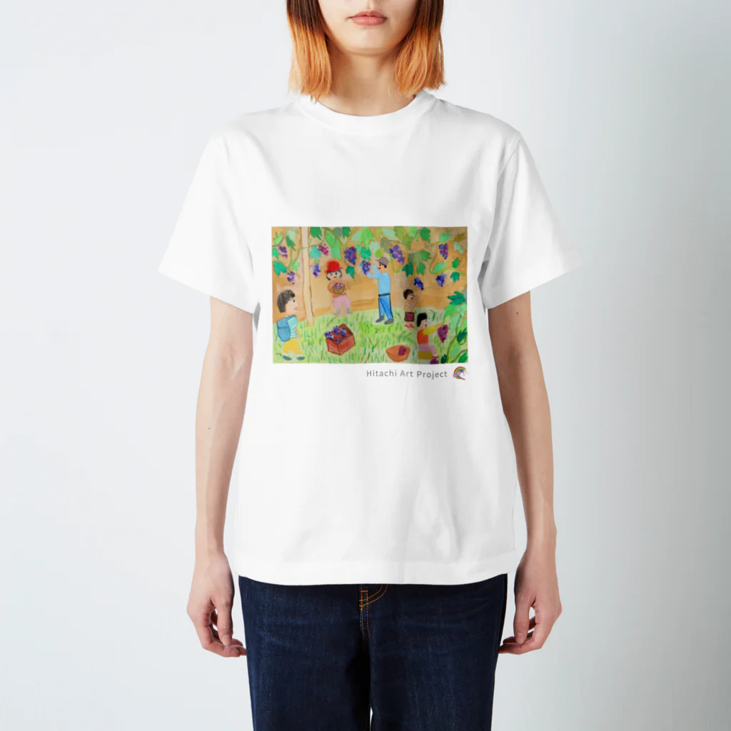 ひたちアートプロジェクト　Hitachi Art Projectの第8回公募展　観光ぶどう園 Regular Fit T-Shirt