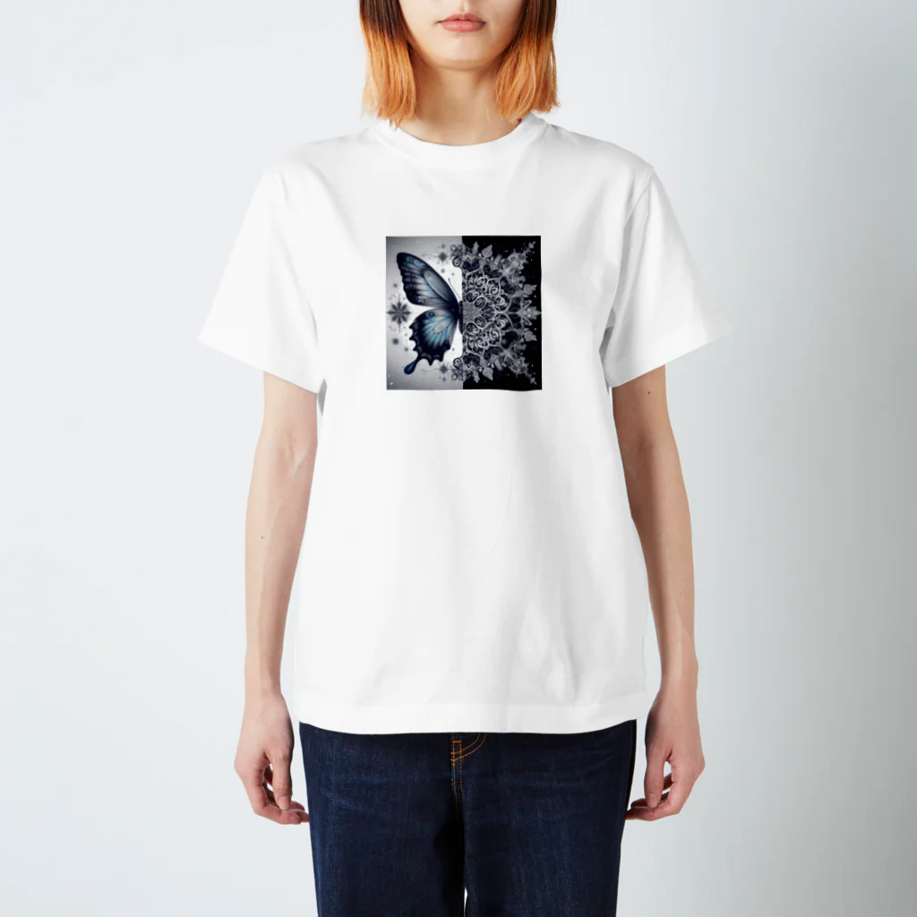 MILK_chocoの蝶 Regular Fit T-Shirt