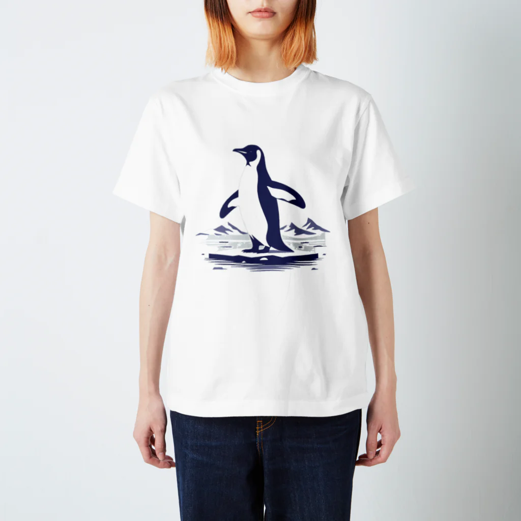 Green__teaのペンギンと氷山 Regular Fit T-Shirt