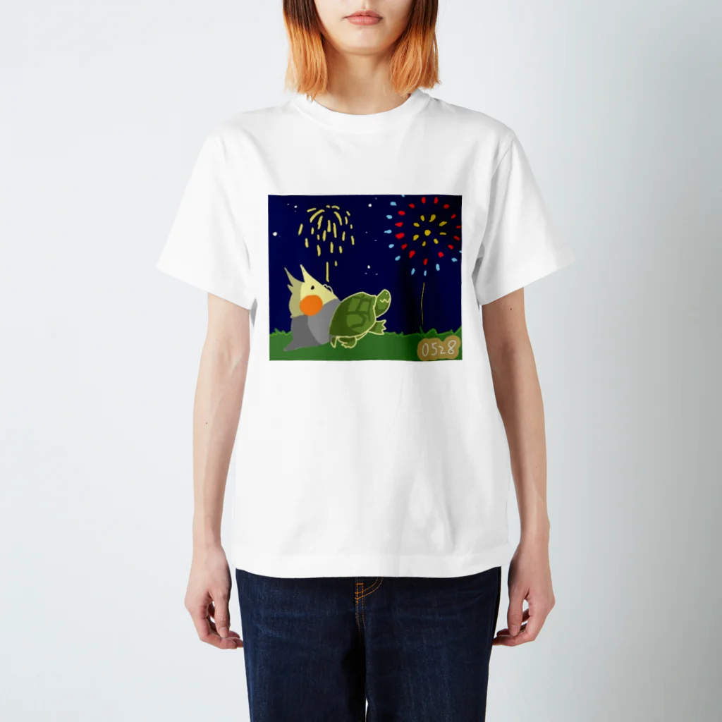 🐥ゆる(いイラストで生き物を)愛(でたい)の今日という日のためのTシャツ(5/28) スタンダードTシャツ