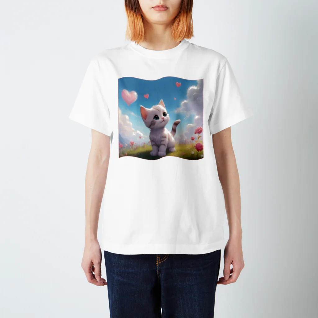 chibi_hikariのCute Kitten with Pink Heart Cloud Regular Fit T-Shirt