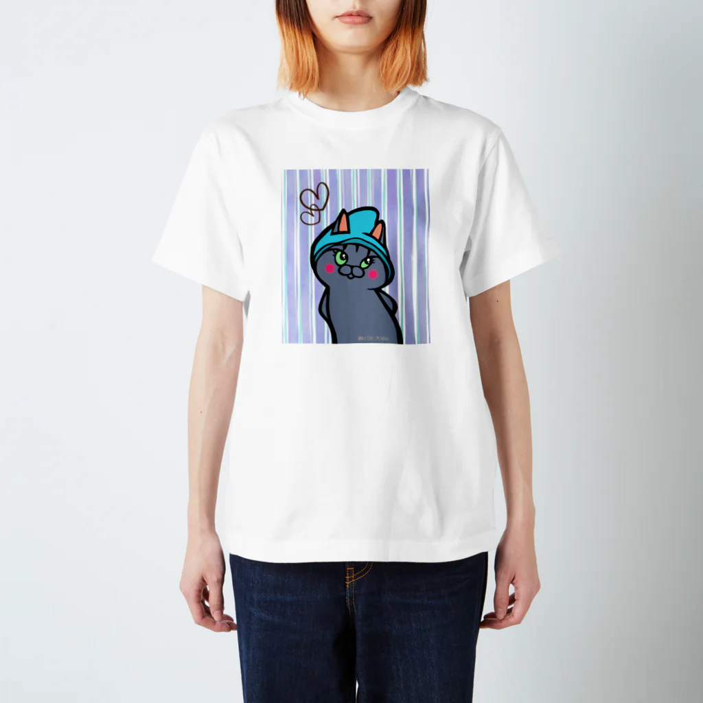 まつり猫ショップの青い帽子の猫 Regular Fit T-Shirt