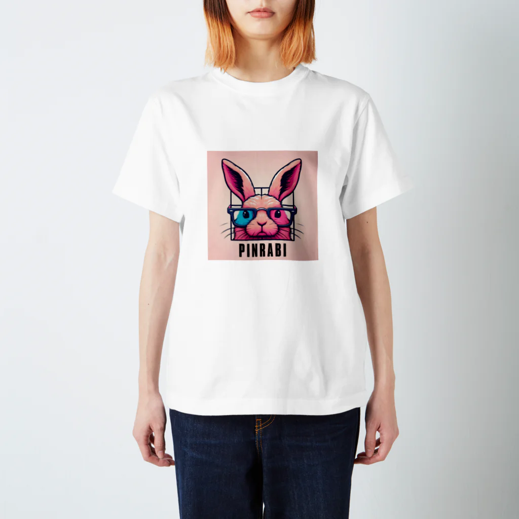 pinrabi【ピンラビ】のPINRABI【クールで個性的なピンクのウサギ】 スタンダードTシャツ
