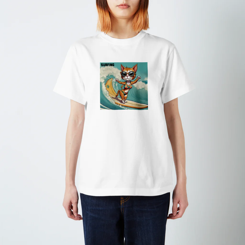 ハワイライフのSURFING猫（女の子バージョン） スタンダードTシャツ