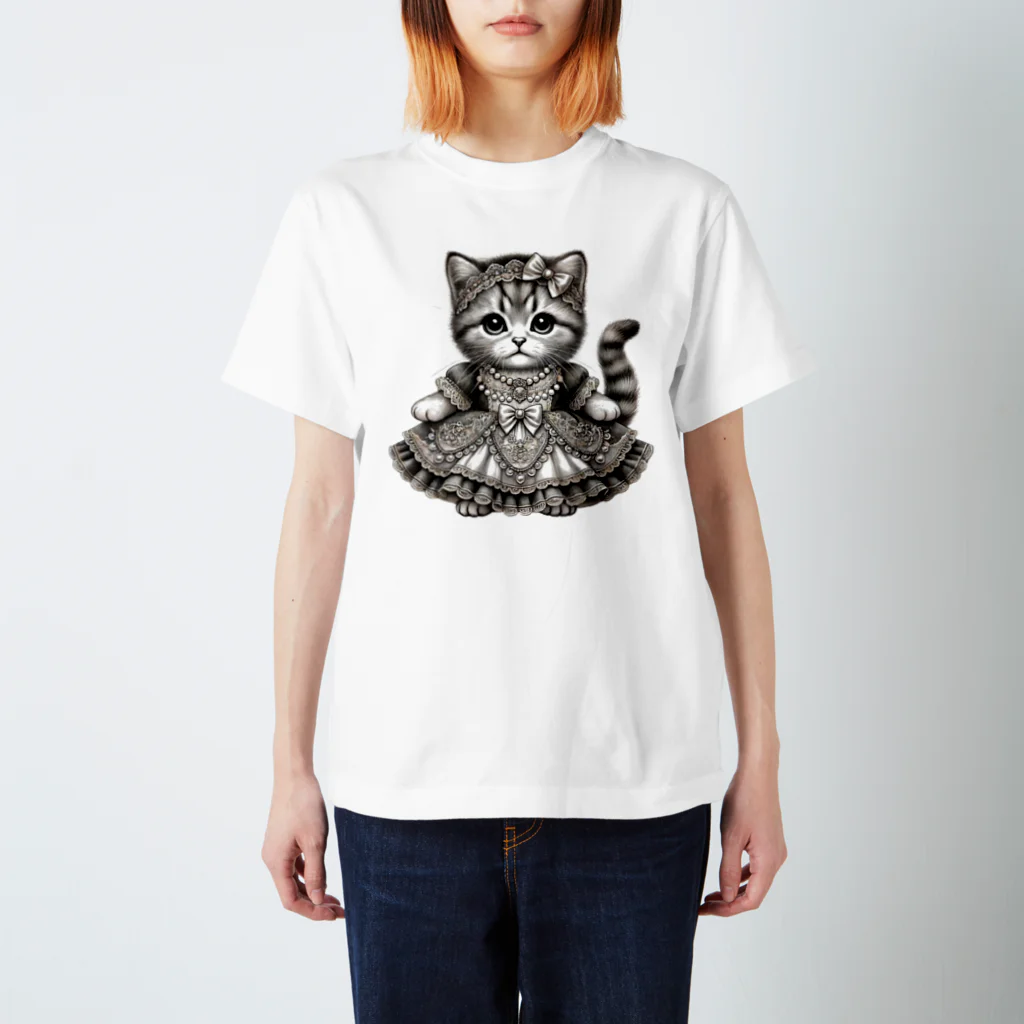 Snow-peaceのエレガントドレスの子猫 Regular Fit T-Shirt
