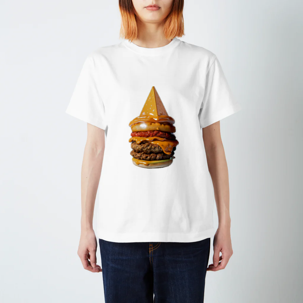 Artify ThreadsのPyramid of Cheddar　ピラミッド　オブ　チェダー　ハンバーガー Regular Fit T-Shirt