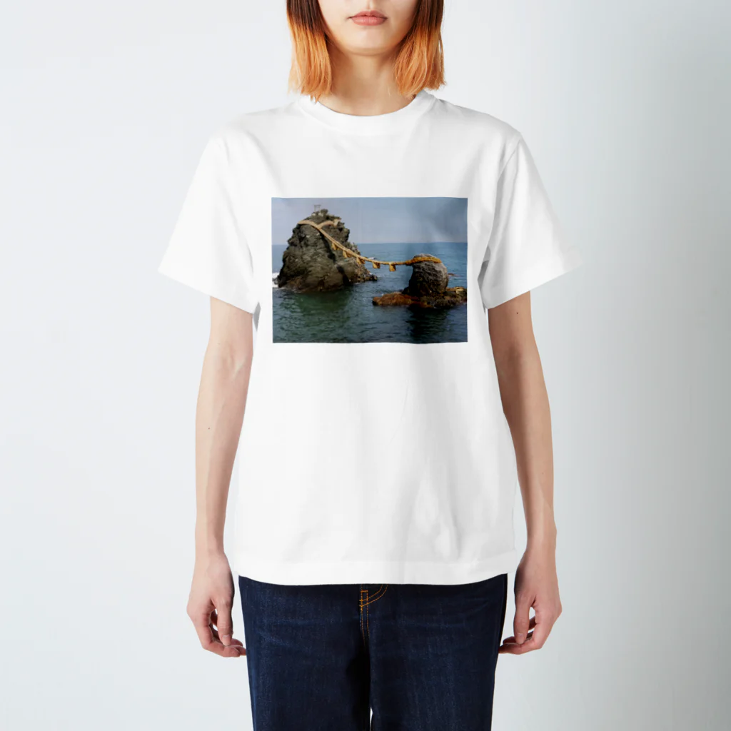 amaterasu358800の夫婦岩 Regular Fit T-Shirt