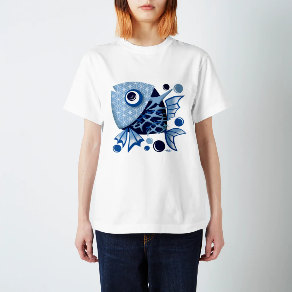 echicaのSwirl Swim Bone Regular Fit T-Shirt