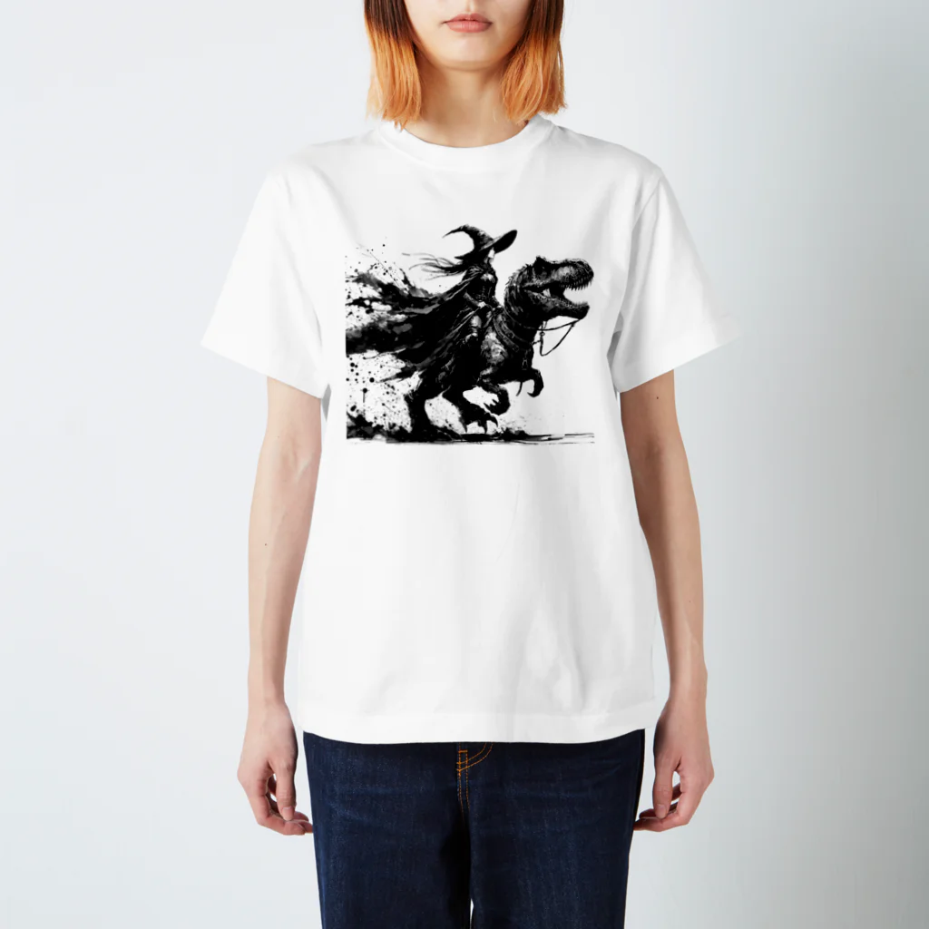 PALA's SHOP　cool、シュール、古風、和風、の恐竜に乗る荒れ地の魔女 スタンダードTシャツ