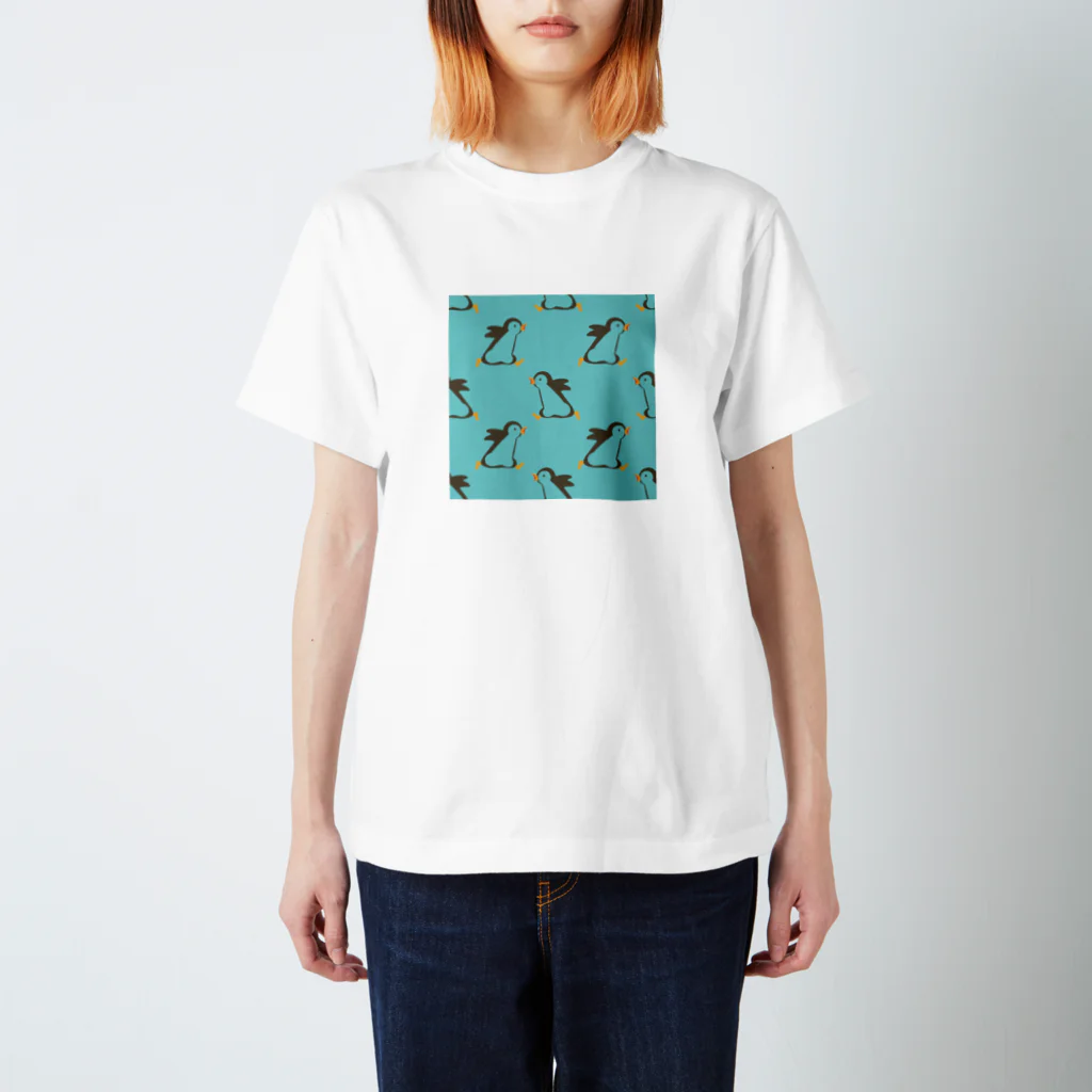 tmtmshopの走るペンギン Regular Fit T-Shirt