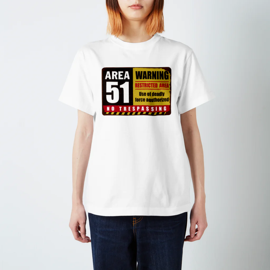 オノマトピアのエリア51警告看板【おもしろ標識】ヴィンテージ・レトロ・UFO スタンダードTシャツ