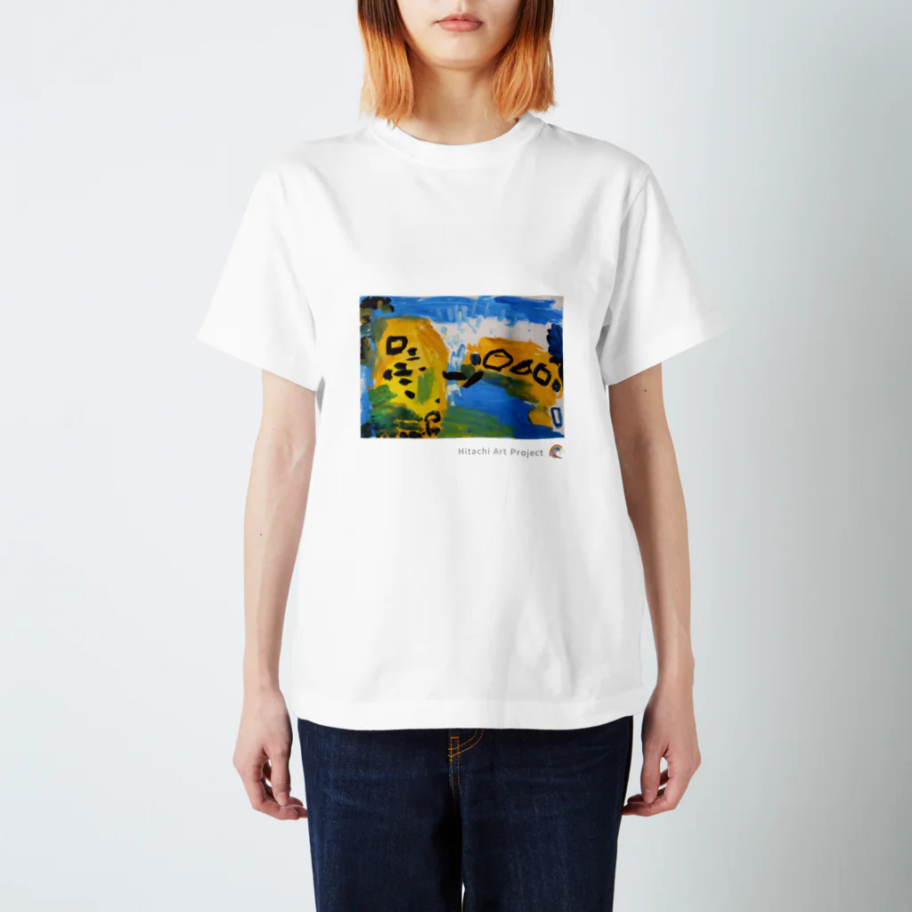 ひたちアートプロジェクト　Hitachi Art Projectの第7回公募展　川と海が出会うところ（河原子） Regular Fit T-Shirt