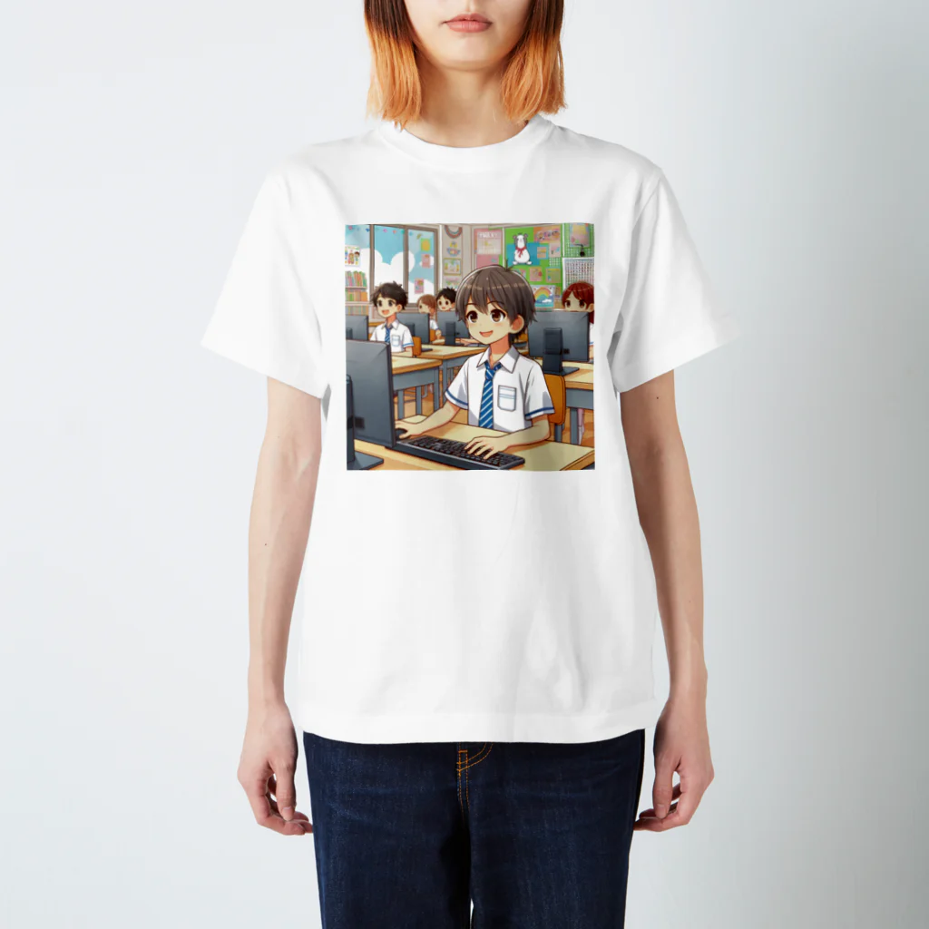 可愛い男の子イラスト販売所　By,keicyanの男の子　中学1年生　パソコン部 Regular Fit T-Shirt