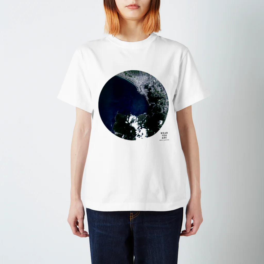 WEAR YOU AREの日本 Tシャツ Regular Fit T-Shirt