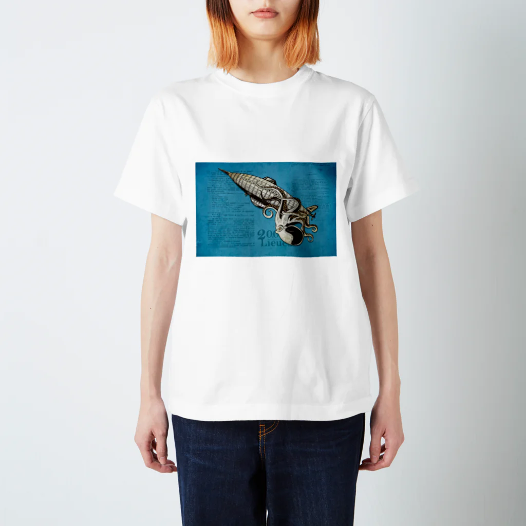 MISHA×ARTS (ミーシャアーツ)の海底2万マイル-スタンダードTシャツ(ブルー) Regular Fit T-Shirt