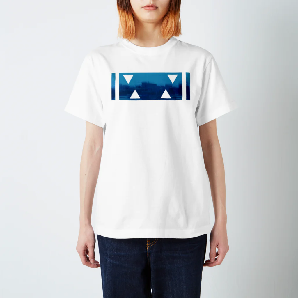 トラド悶々◯虎ケモVtuberの悶々文様-湖畔- Regular Fit T-Shirt