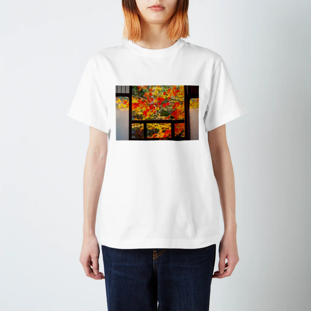 なヽ子 nanakoの京都町家紅葉 Regular Fit T-Shirt