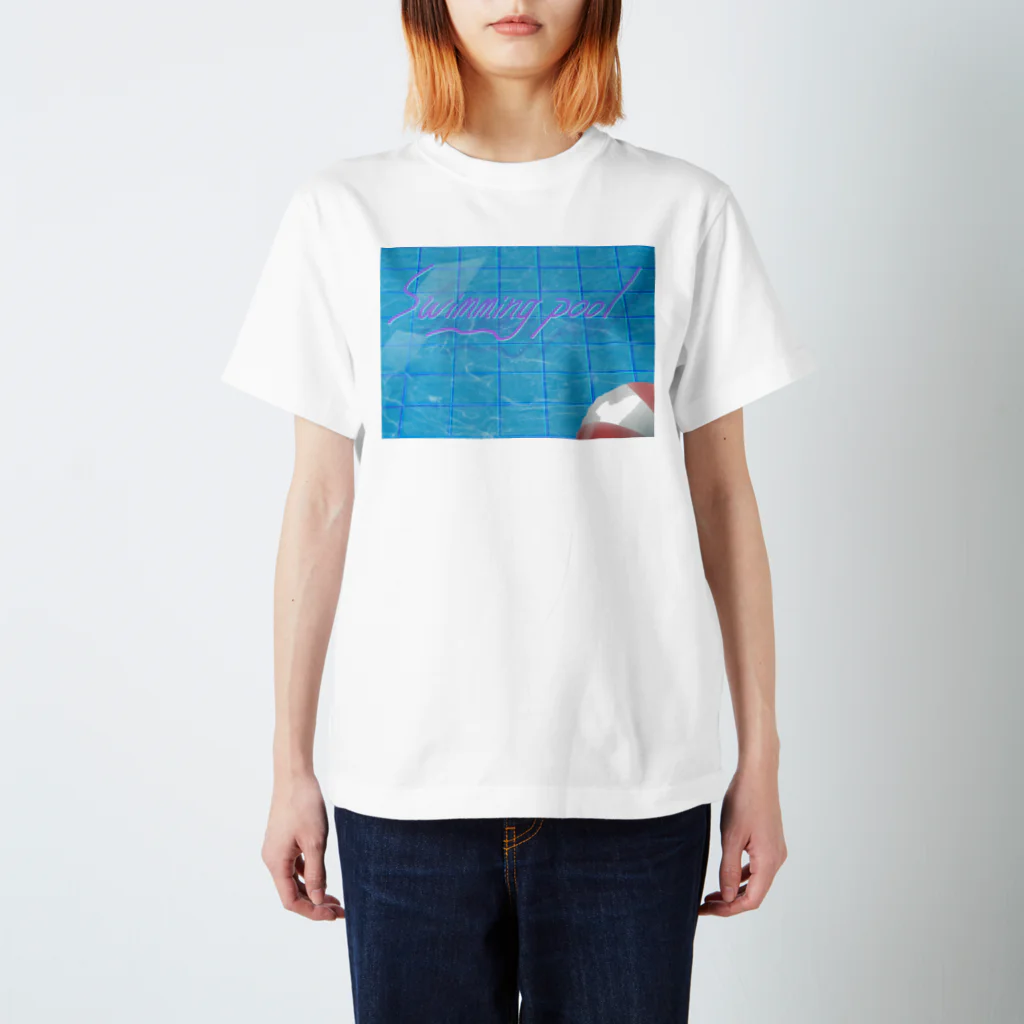 コ八ルのswimming pool Regular Fit T-Shirt