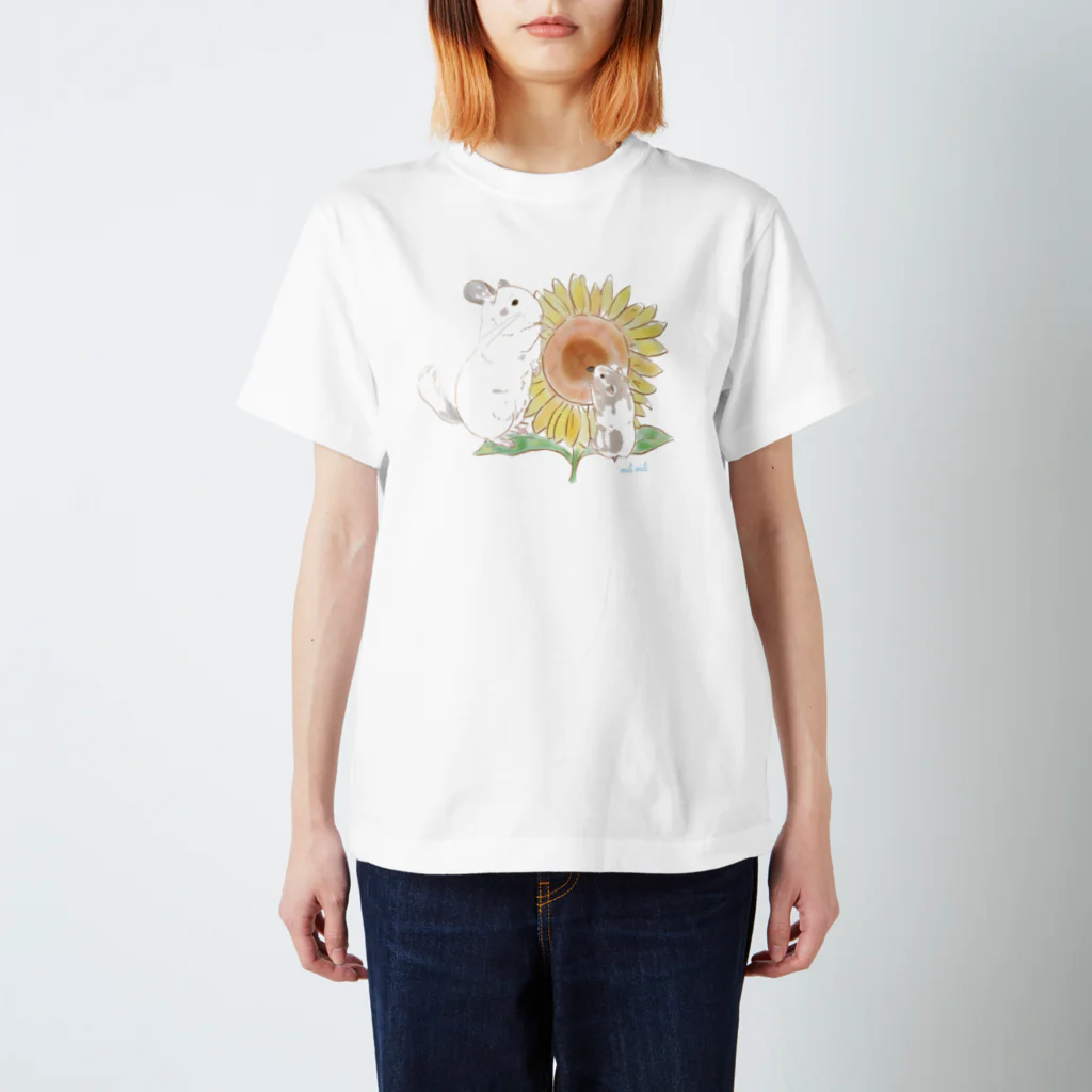 ぽこじろう雑貨店  mili mili (ミリミリ)のパイド、キンクマカラー  ひまわり食べちゃうぞ Regular Fit T-Shirt