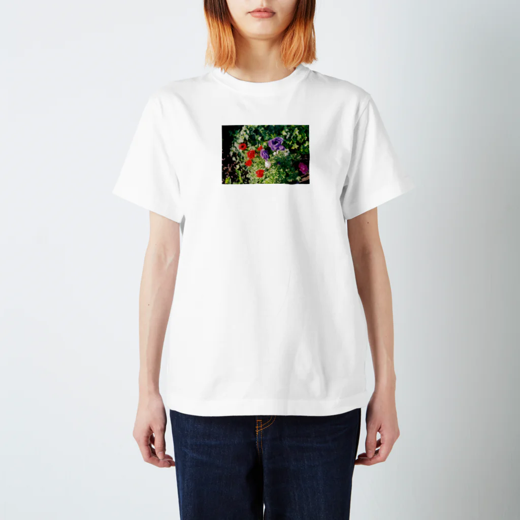 narumi halのアネモネ スタンダードTシャツ