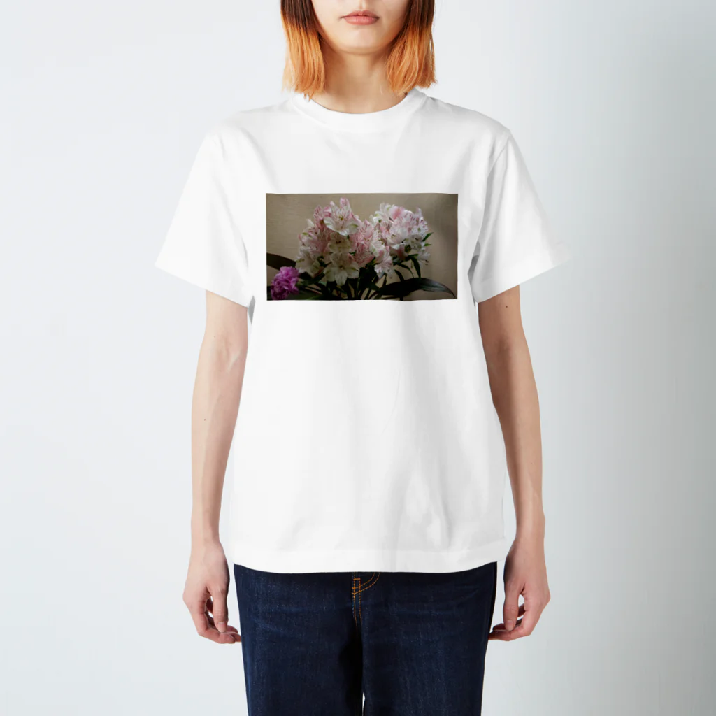 deconbatchのんまあ！綺麗なお花ですこと！ Regular Fit T-Shirt