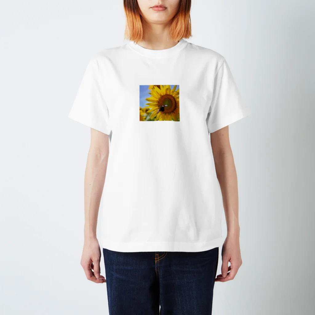 kaw800のヒマワリとクマバチ Regular Fit T-Shirt