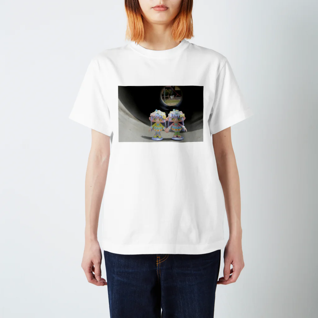 WORLD OF GIRLSのしぇりーとすていしー。 Regular Fit T-Shirt