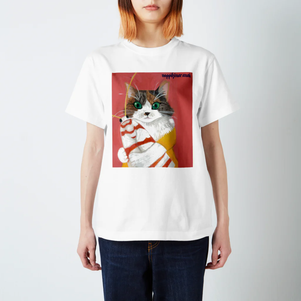 のっぴきならない。ラインスタンプ発売中ののっぴきならない/保護猫ジーア Regular Fit T-Shirt