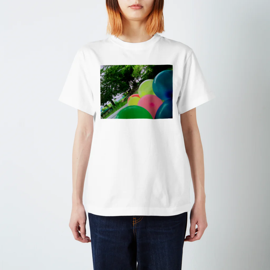 kobo_hanaのみずふうせん Regular Fit T-Shirt