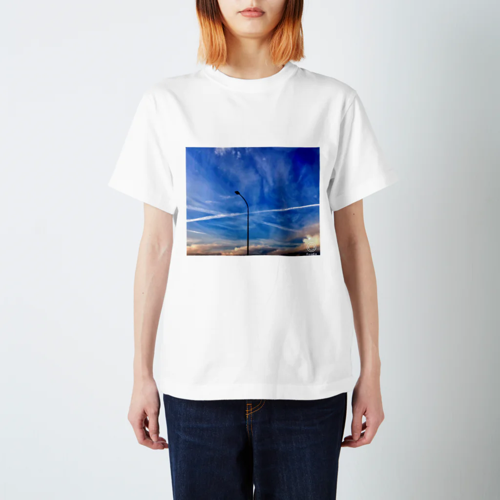 kinokotakenoko2828のBlue sky  Regular Fit T-Shirt