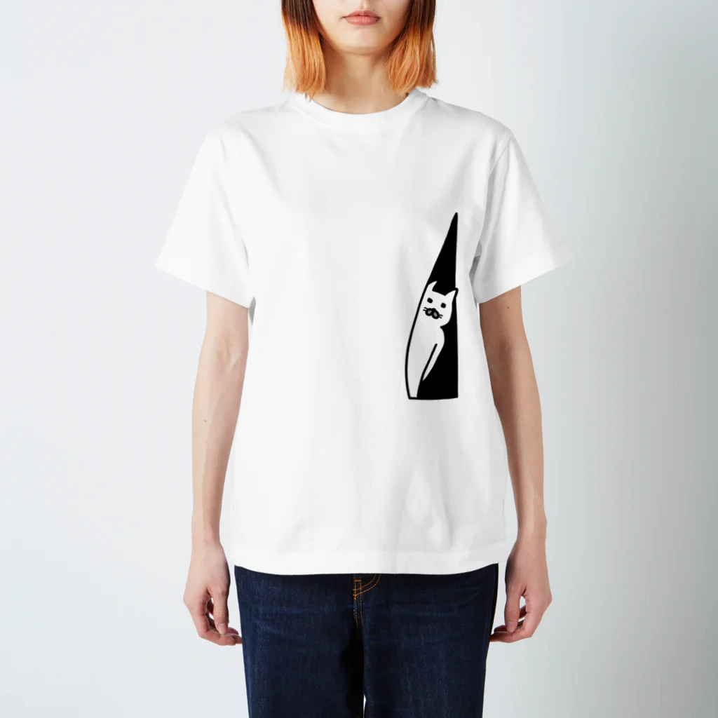 PokuStarののぞき見るネコ Regular Fit T-Shirt